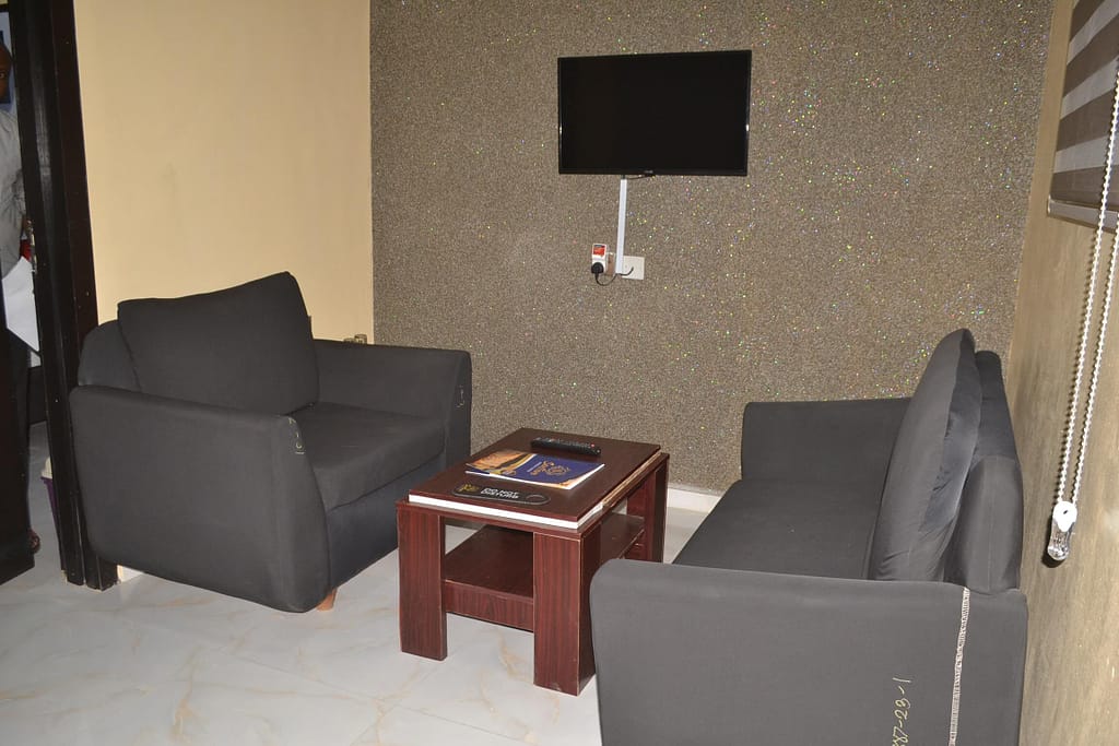 BUSINESS SUITE ROOMS